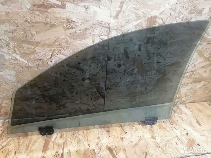 Стекло правой передней двери dodge stratus 2