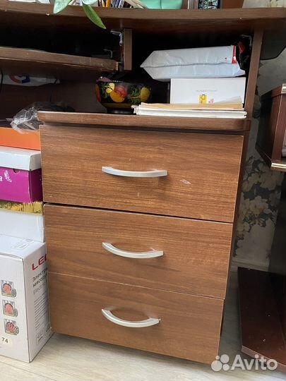 Компьютерный стол