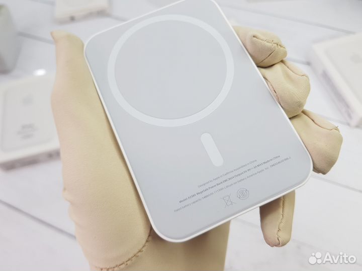 Повербанк Apple MagSafe iPhone Battery Pack