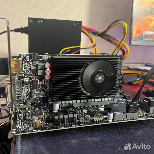 Видеокарта GT 730 2gb Gigabyte