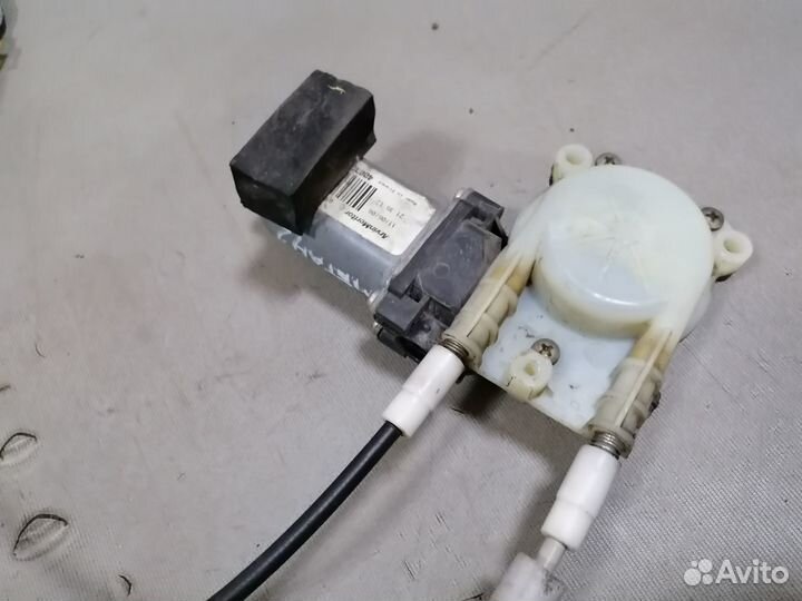 Стеклоподъемник передний правый Renault Megane II