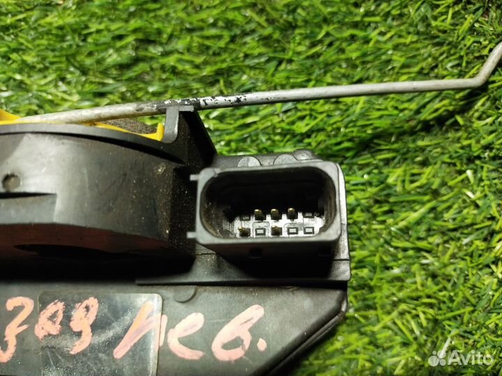 Замок двери задний левый Chevrolet Cruze J300