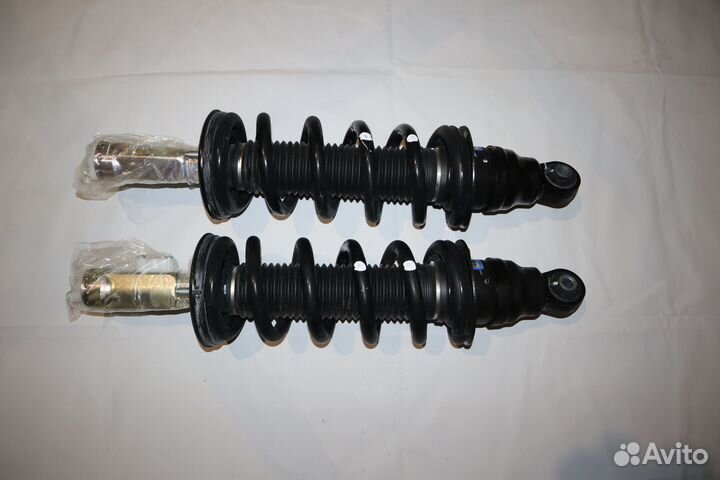 Амортизатор передни правый левый Nissan Patrol Y62