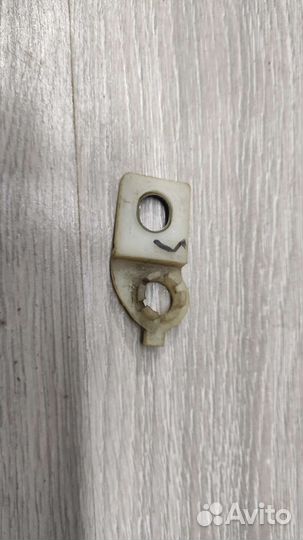 Крепление фары Audi A6 левое 8L0941453