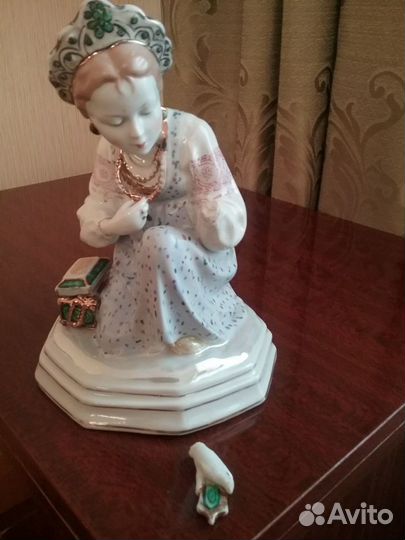 Статуэтка Maлaxитoвая шкатулка