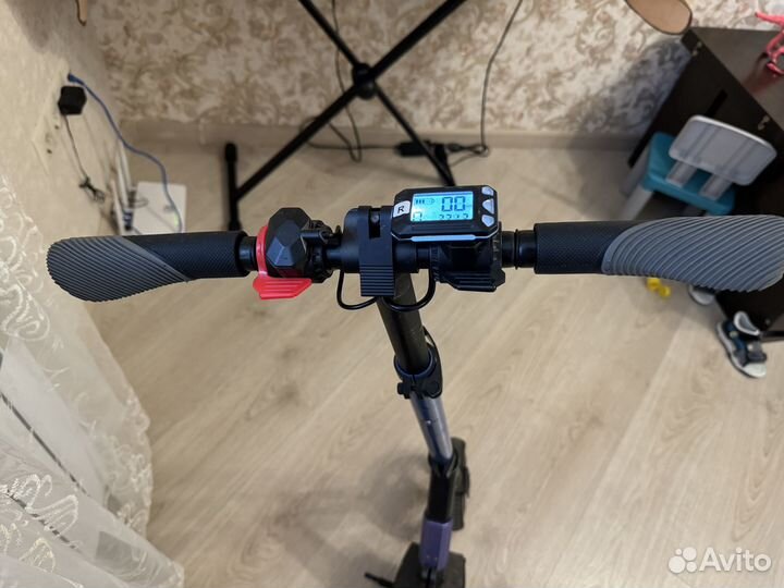 Электросамокат Iconbit Kick Scooter T70