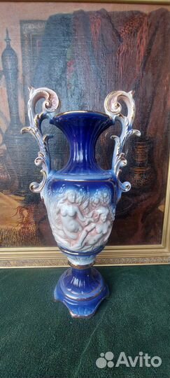 Большая антикварная ваза