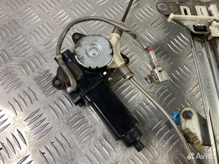 Мотор стеклоподъемника задний левый Toyota Carina