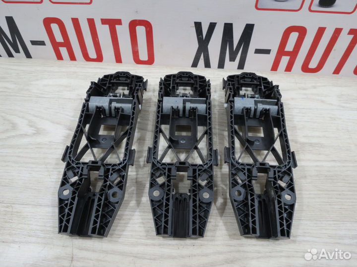 Кронштейн ручки Volkswagen Polo