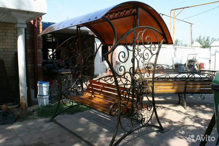 Качели кованые