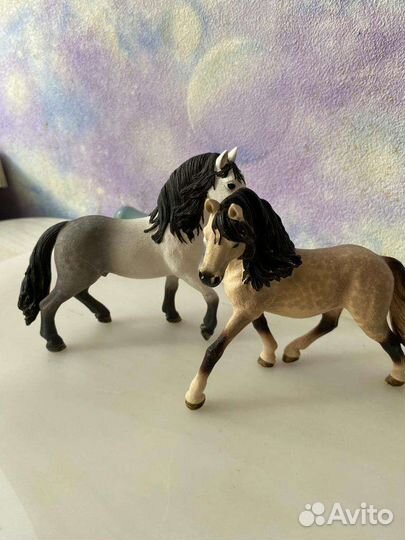 Фигурки лошадей schleich