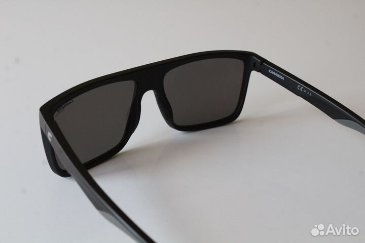 Солнечные очки Carrera