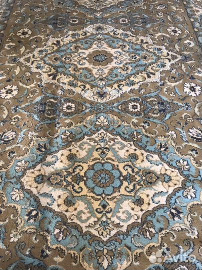 Ковер шерстяной ручной работы