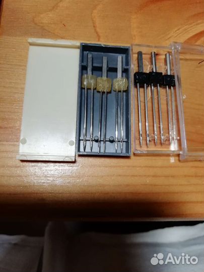 Иглы двойные для швейных машин и лапки. СССР