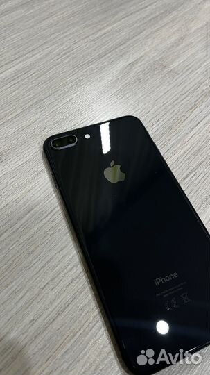 iPhone 8 Plus, 64 ГБ