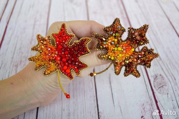 Брошь из бисера