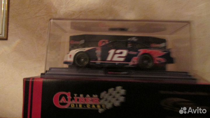 Модель автомобиля ford taurus nascar 1999