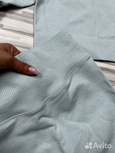 Костюм для занятий спортом