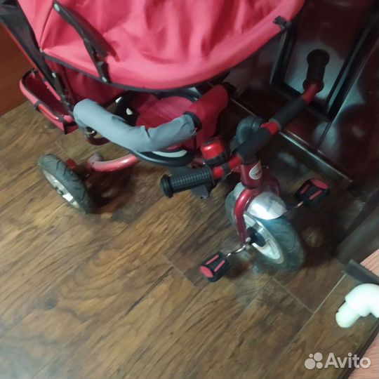 Детский трех колесный велосипед с ручкой