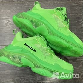 Balenciaga triple s store pantip