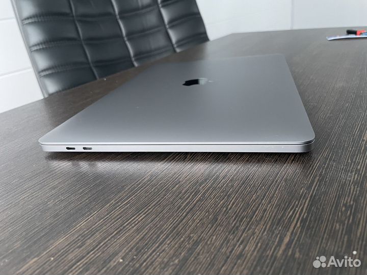 Macbook Pro 13 TouchBar Core i7 16GB RAM 256GB SSD