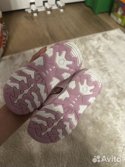 Сандалии для девочки 24 размер новые