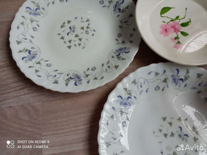 Тарелки, кружки, стаканы, вилка, поварешка