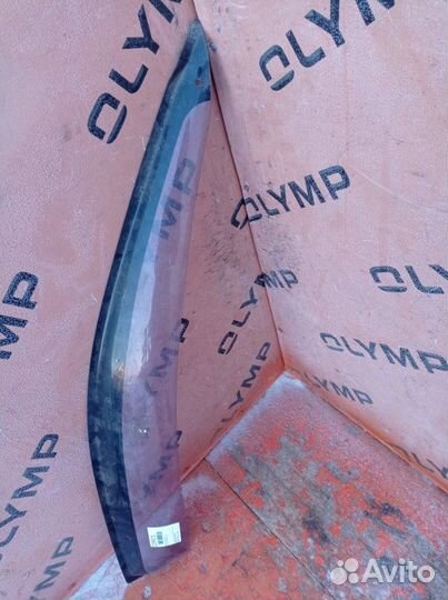 Ветровик передний правый Toyota Gaia SXM10 3S-FE