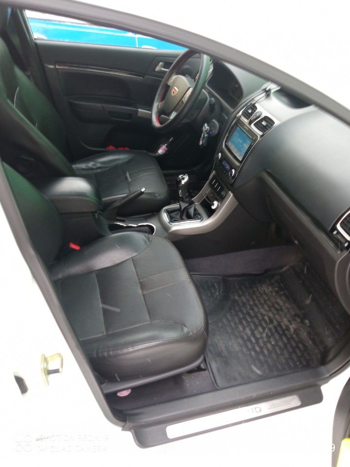 Geely Emgrand EC7: фото владельца