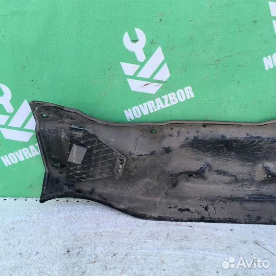 Накладка (кузов внутри) Фольксваген Поло седан Р