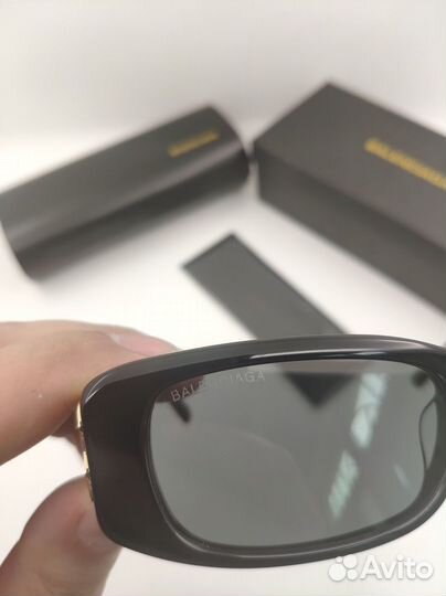 Очки balenciaga черные