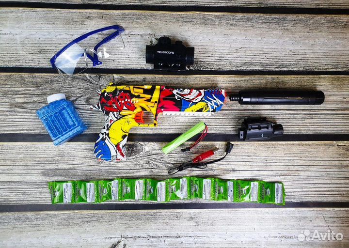 Орбибол стреляют очерьдью гидрогелевыми шариками