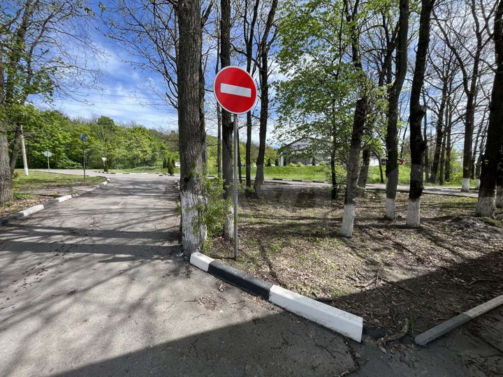 Нежилое здание для обслуживания авто