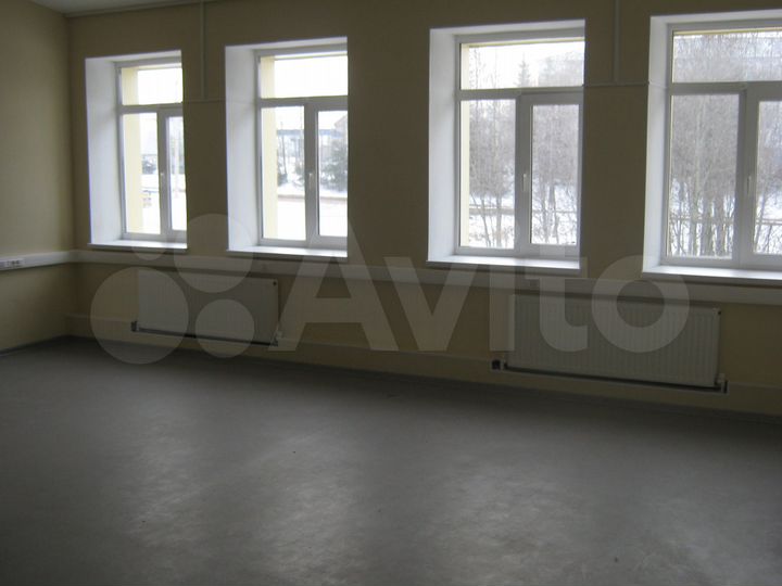 Помещение свободного назначения, 1300 м²