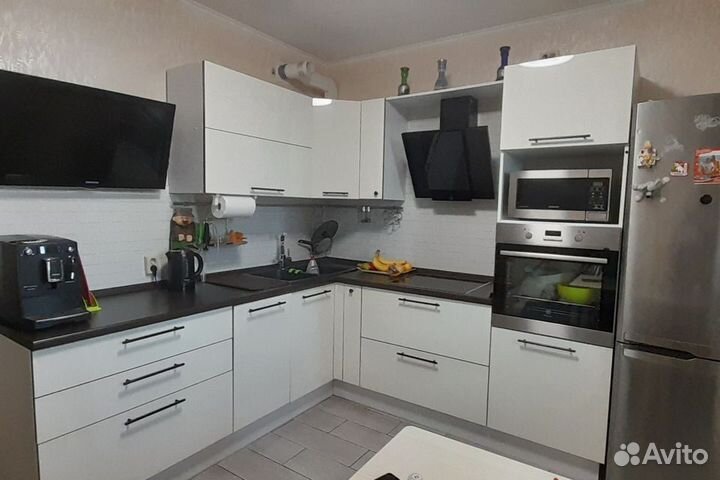 Кухонные гарнитуры угловые в наличии