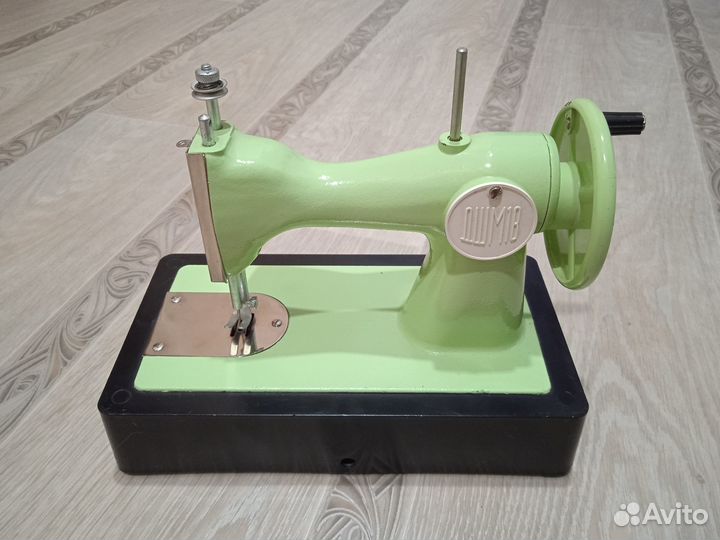 Детская швейная машинка СССР