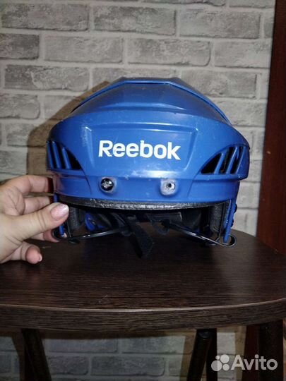 Хоккейный шлем