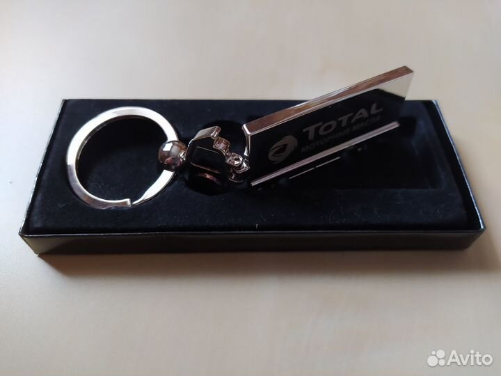 Брелок грузовик с логотипом