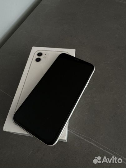 iPhone 11, 64 ГБ