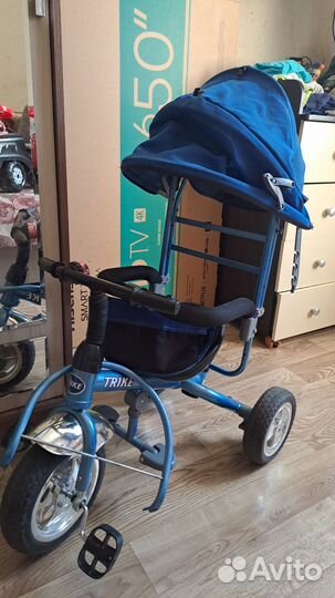 Трехколесный велосипед с родительской ручкой