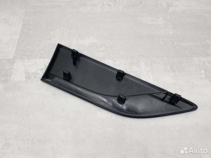 Накладка крыла передняя левая Land Rover Discovery