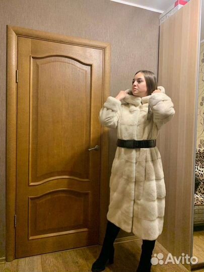 Шуба норковая с капюшоном новая