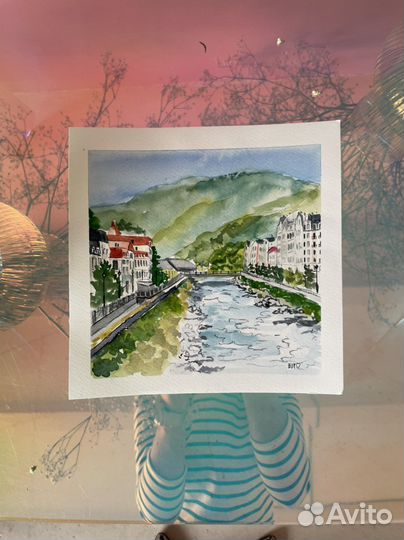 Акварельные картины в деревянных рамах