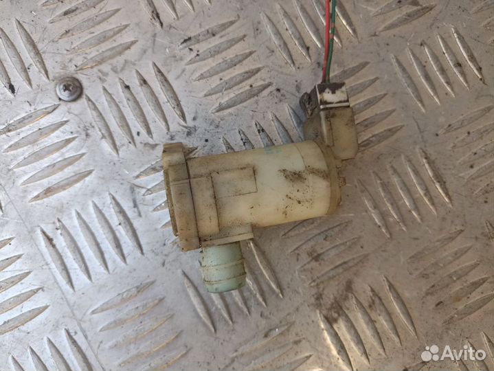 Моторчик бачка омывателя Ниссан Икс-Трейл Т30