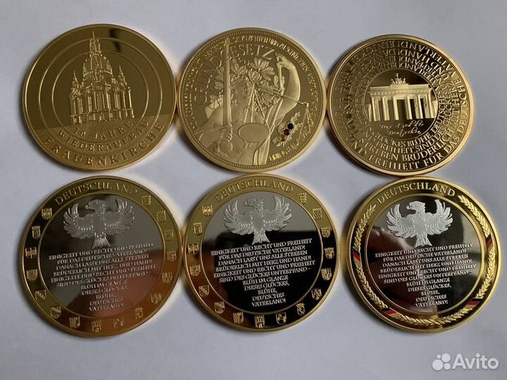 Пoзoлoченные настольные медали