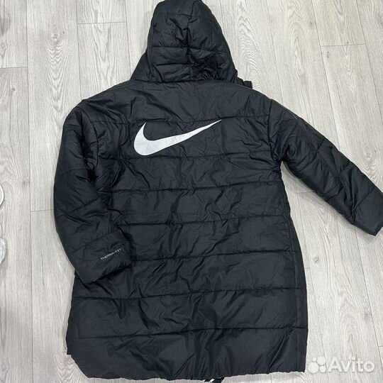 Тонкий пуховик nike