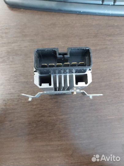 Блок управления топливным насосом Toyota Land