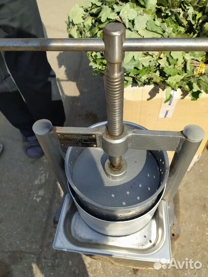Пресс ручной винтовой для отжима сока