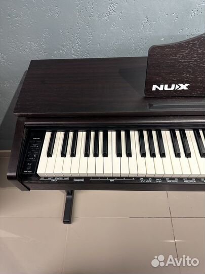 NUX WK 400 Цифровое фортепиано (для обучения)