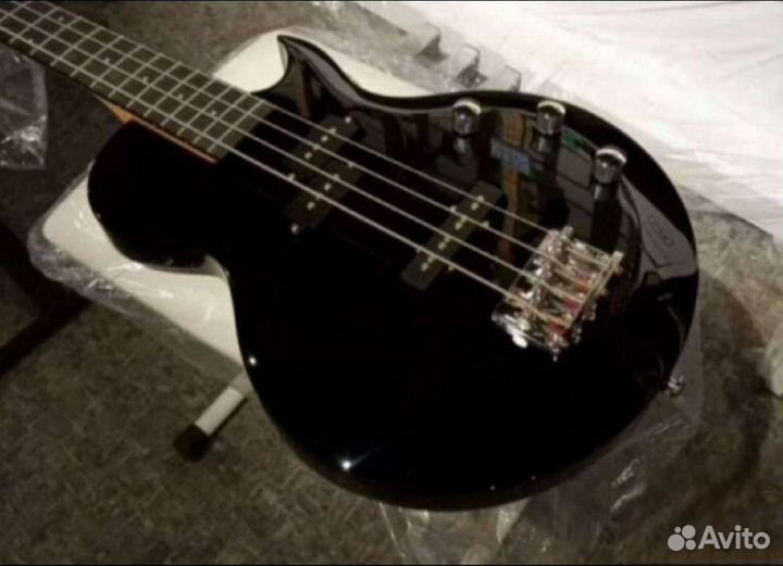 Бас гитара Clevan Чёрная пантера